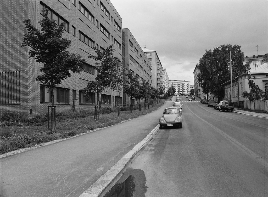 Kaupunkien talo, Toinen linja 14.