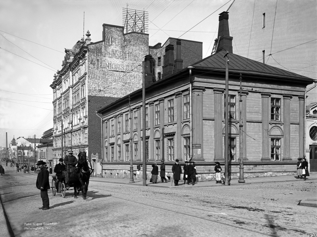 Unioninkatu 39.  - Liisankatu 29.  Unioninkatu  41, 43.