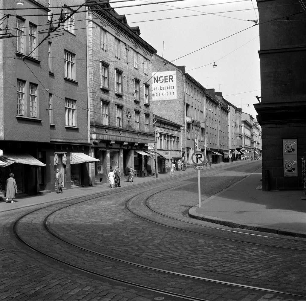 Iso Roobertinkatu 25, 23, 21.