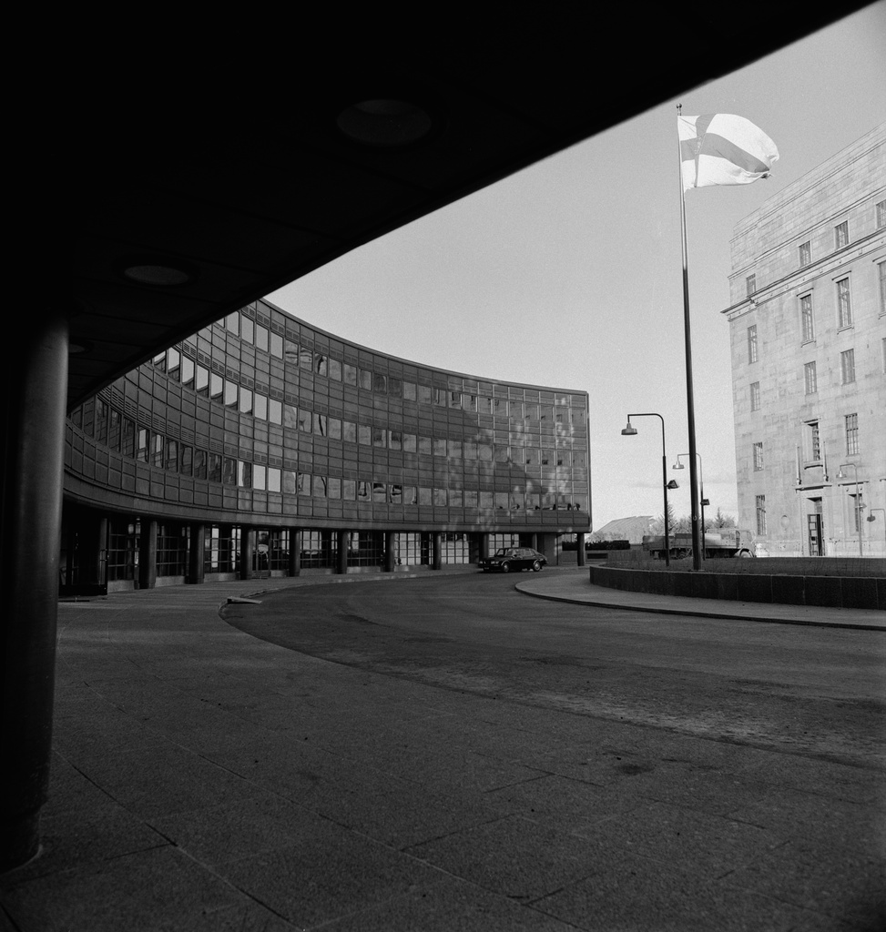 Eduskuntatalon laajennusosa, Aurorankatu 6. 1970.