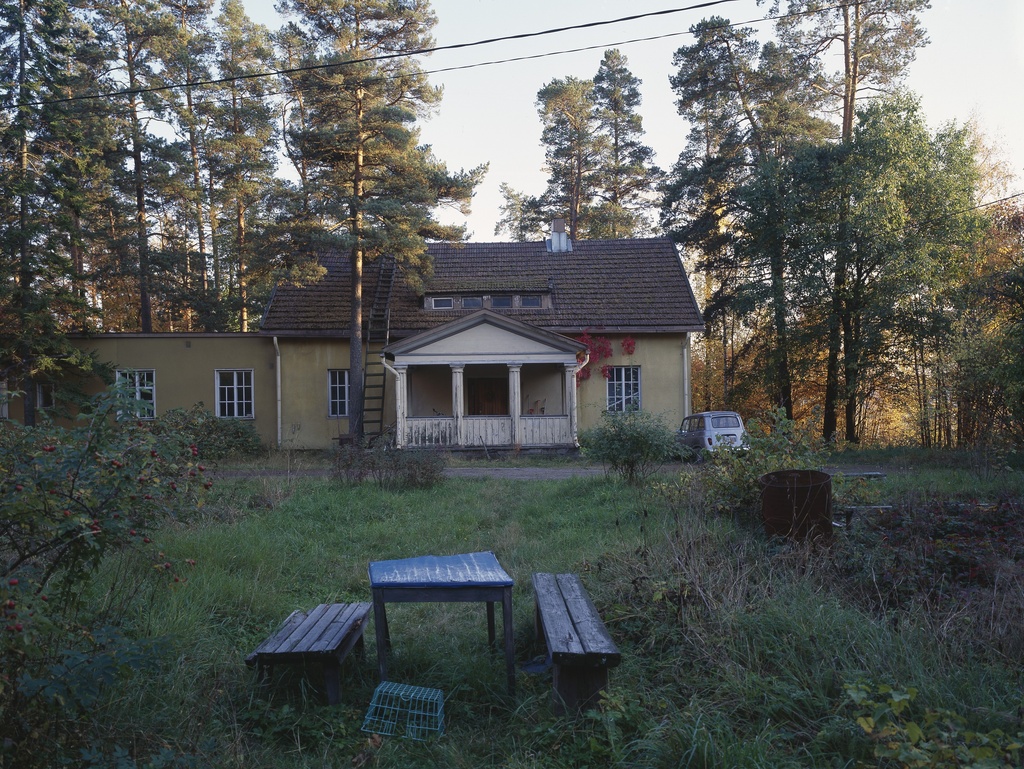 Leikosaarentie 21, Vuosaari.