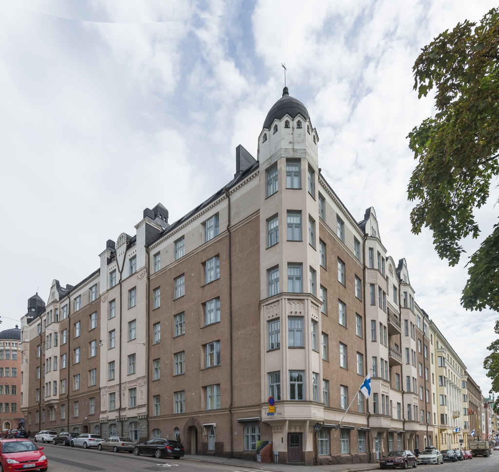 Laivanvarustajankatu 10. Kapteeninkatu 1. Merikatu 9. Rakennustoimisto Hj