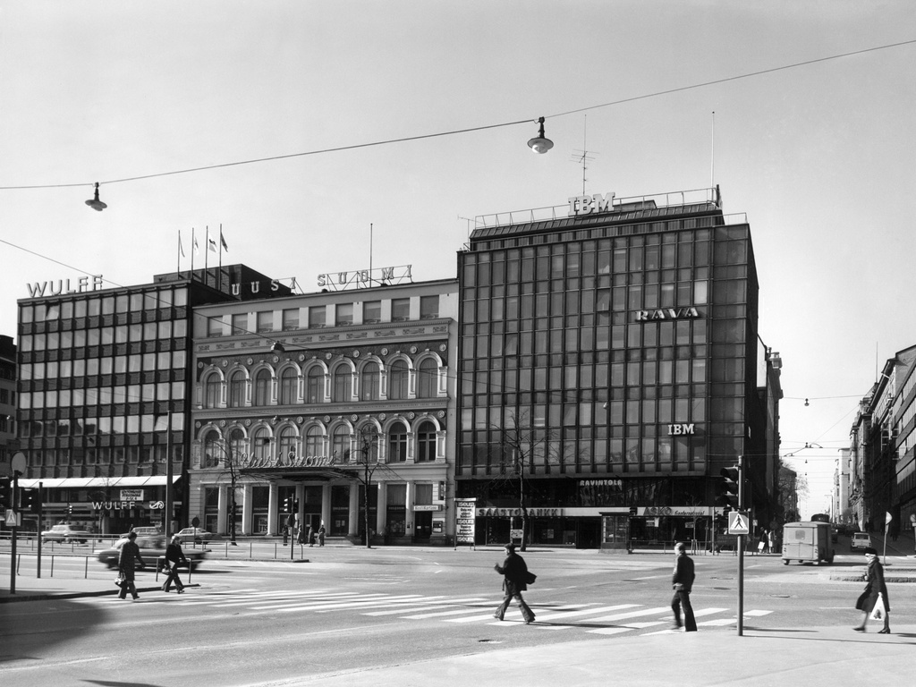 Mannerheimintie 8, 6, 4. IBM, sanomalehti Uusi Suomi, toimistotarvikemyymälä Wulff.