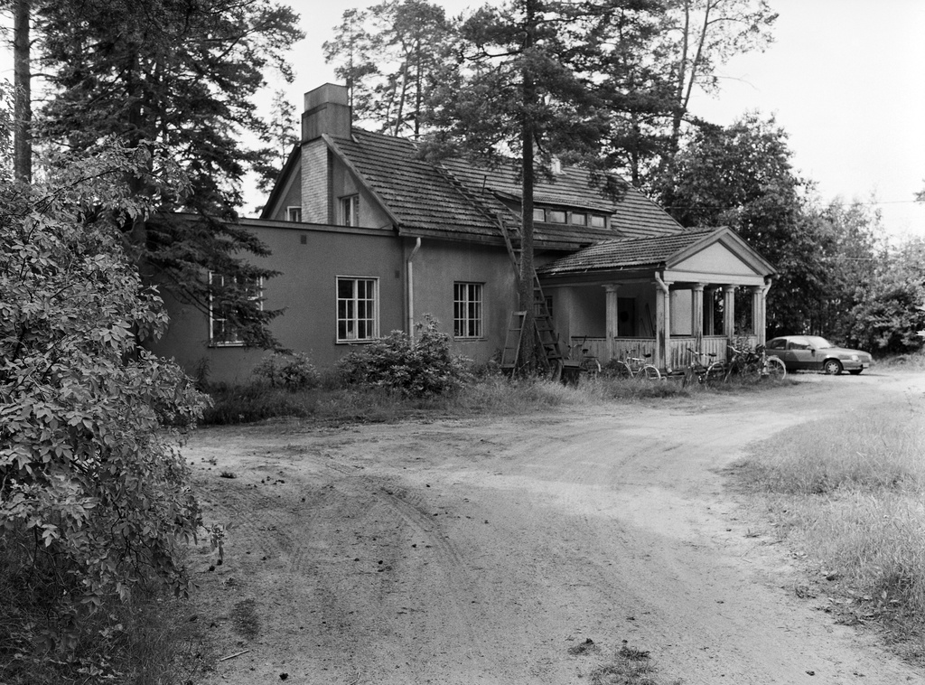 Vuosaari. Hietala. Leikosaarentie 21.