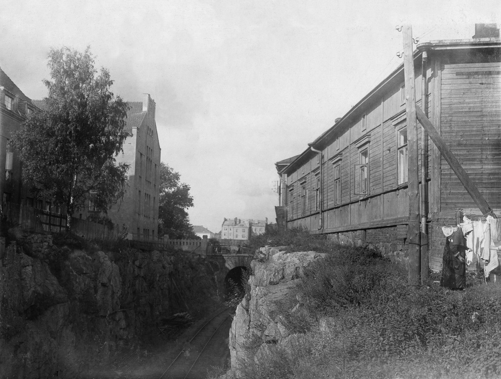 oik. Työmiehenkatu 4. vas. Lapinlahdenkatu 16.
