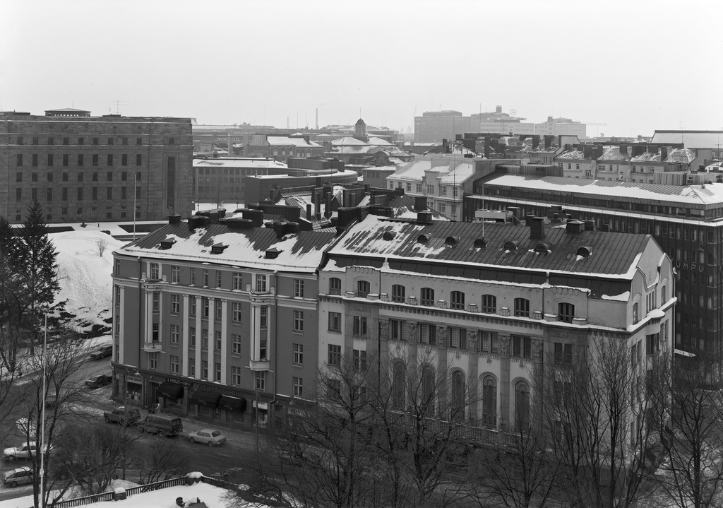 Panoraama Kansallismuseon tornista etelään. Museokatu 8, 10.