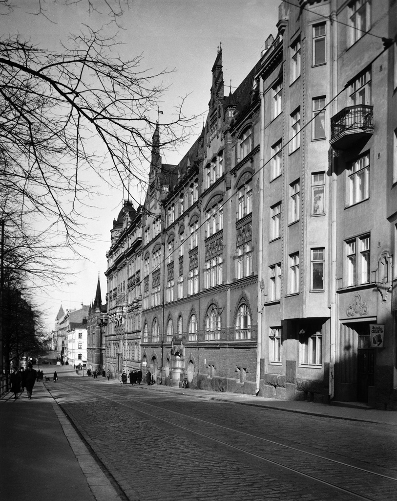 Korkeavuorenkatu 19, 21.