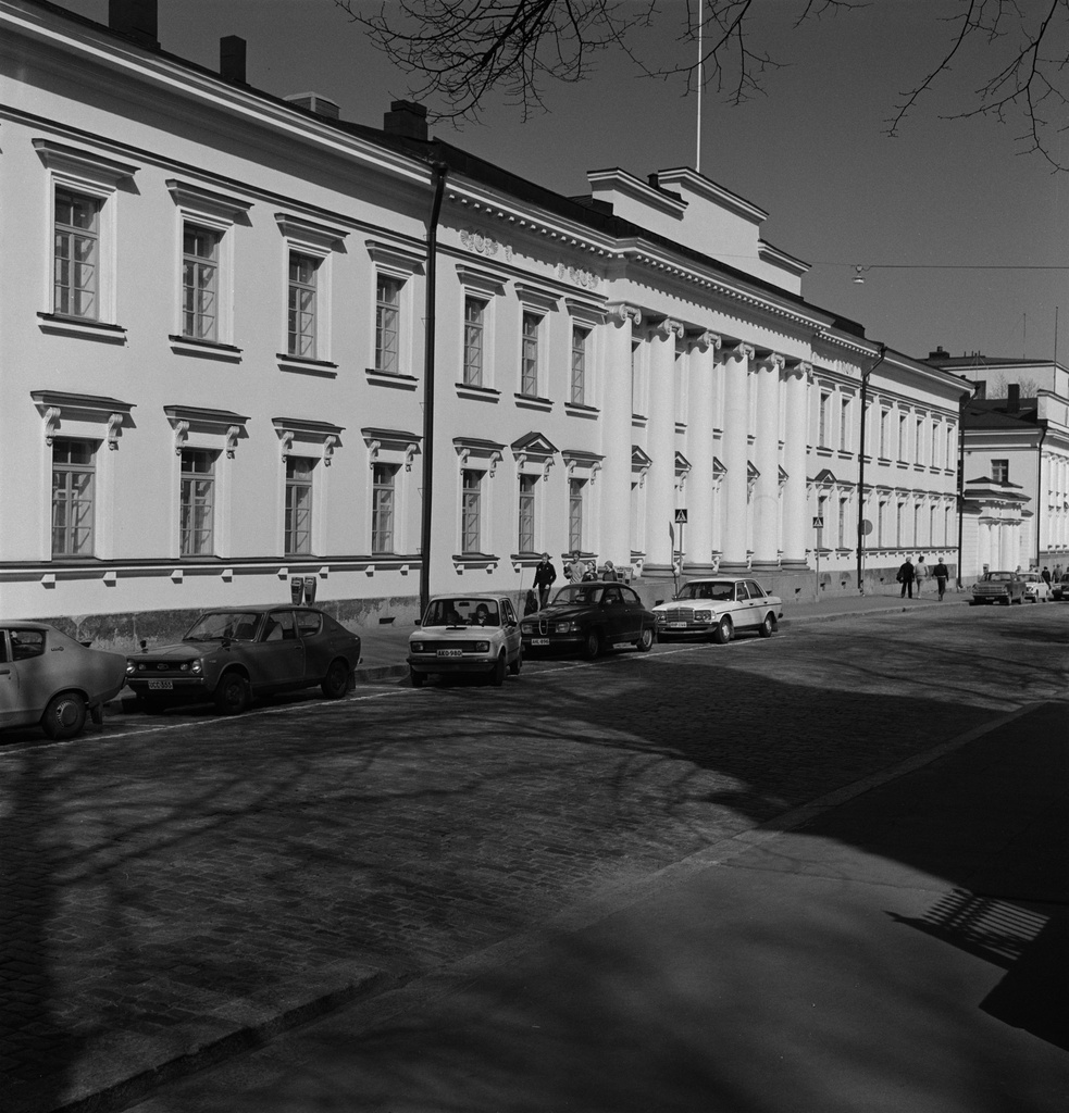 Unionikatu 38, HYKS:n IV sisätautien klinikka. Arkkitehti C. L. Engel.