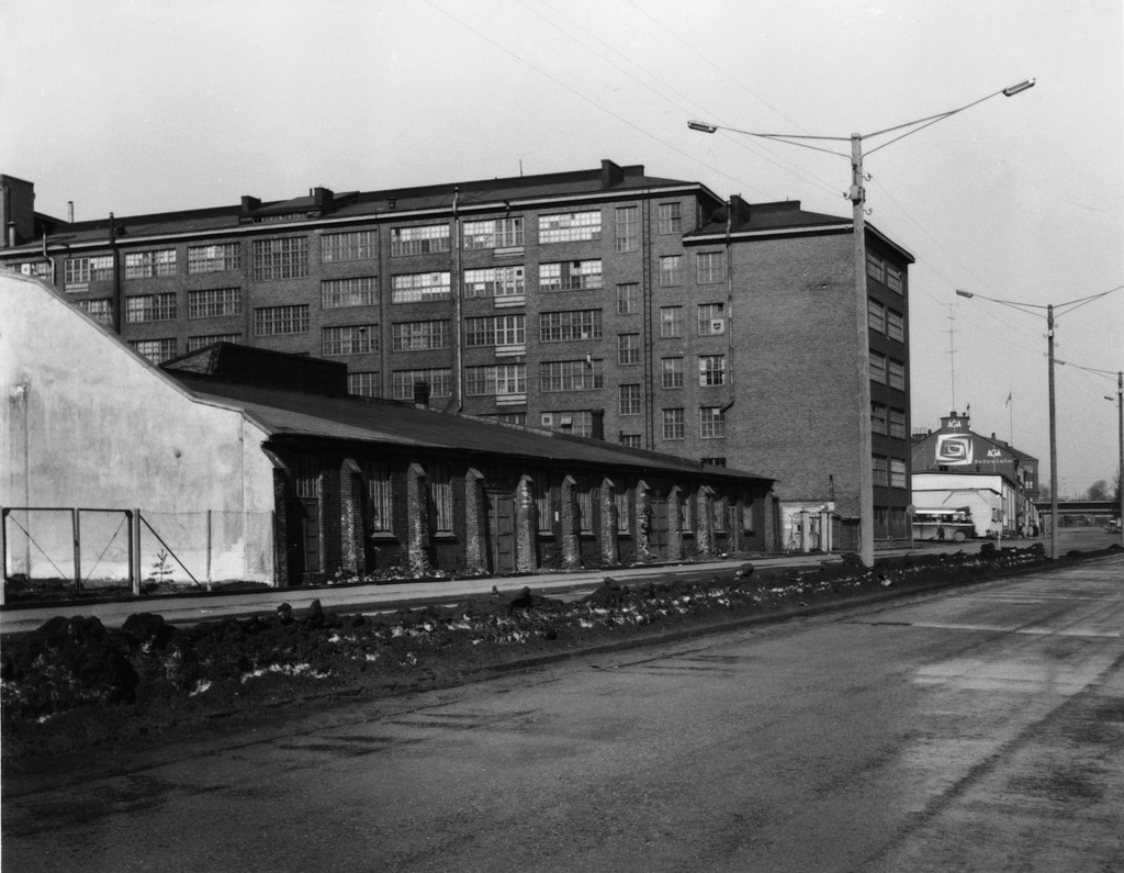 Sörnäisten ranta 27, 29.