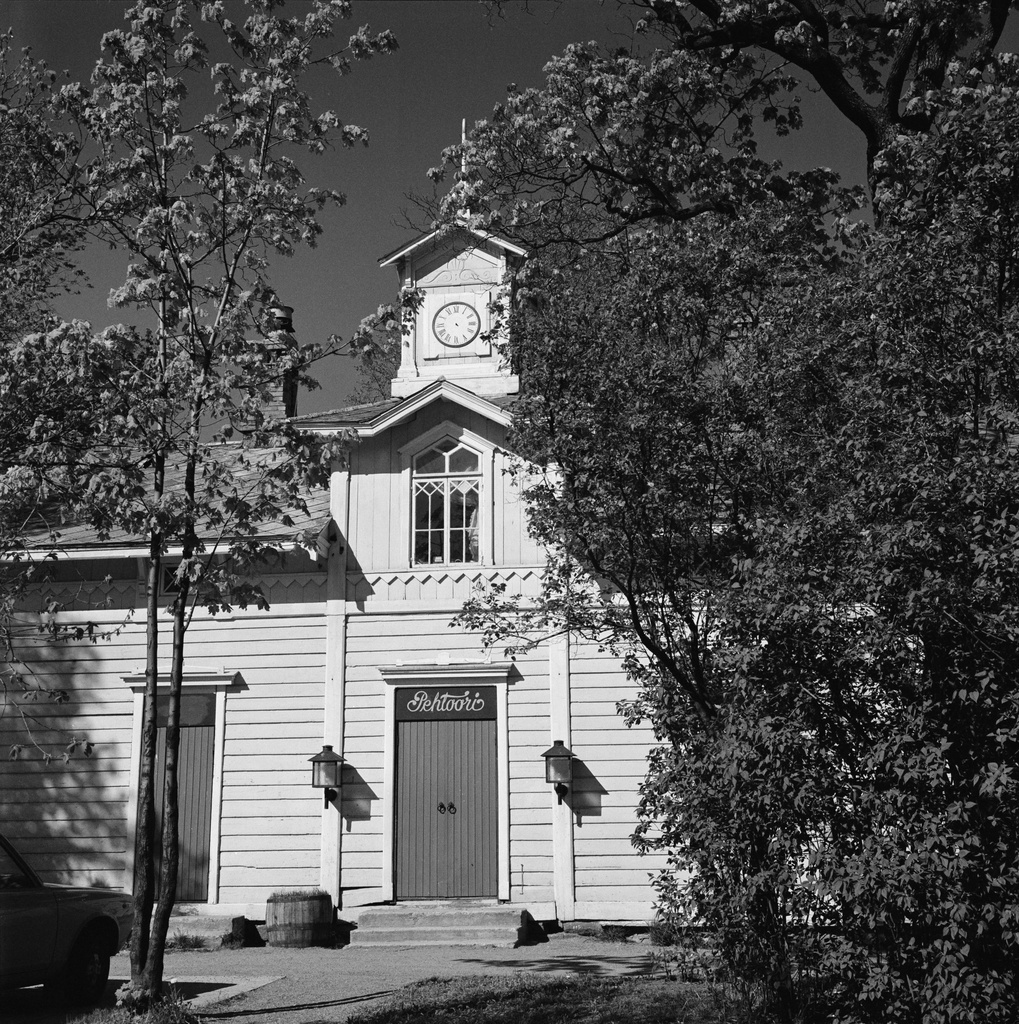 Puotinkylän kartanon sivurakennus , Puotilantie 7.