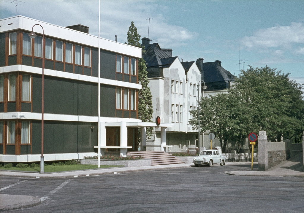 Norjan Suurlähetystö, Rehbinderintie 17 - Hornintie 1 ja Rehbinderintie 15.