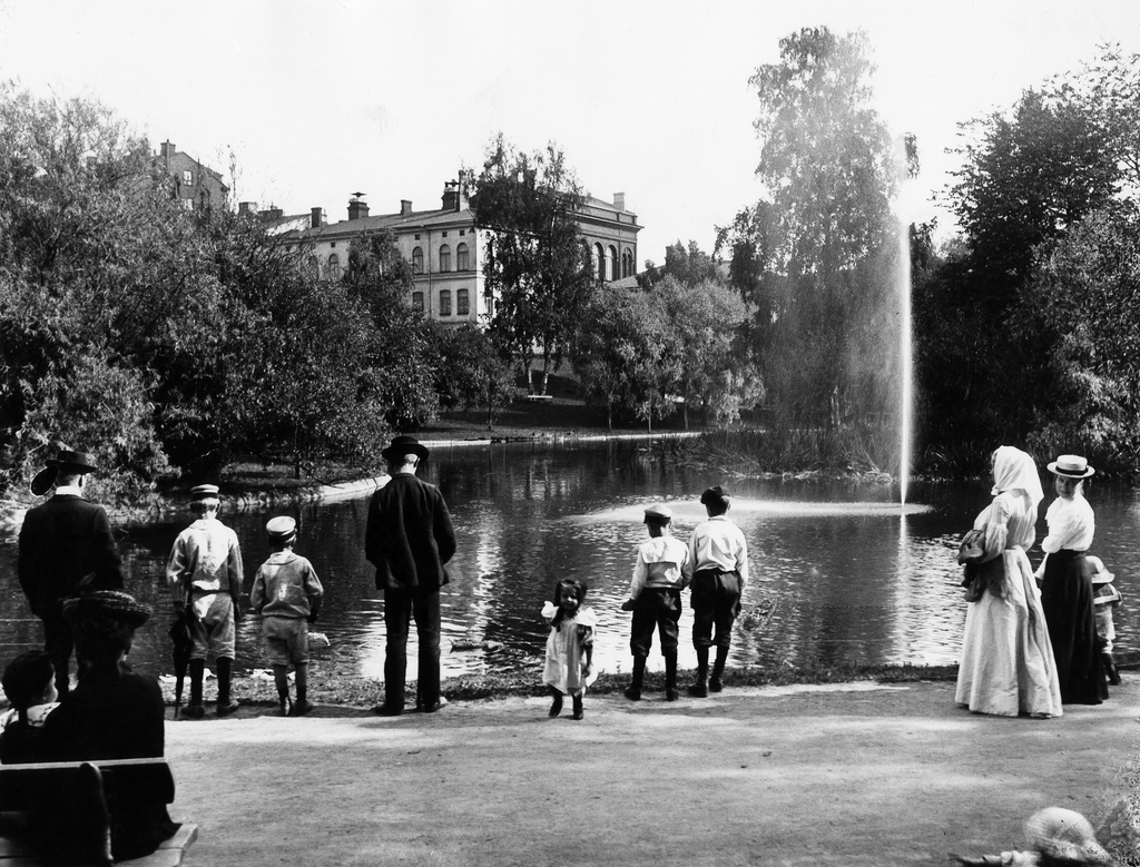 Kaisaniemi, Joutsenlampi.