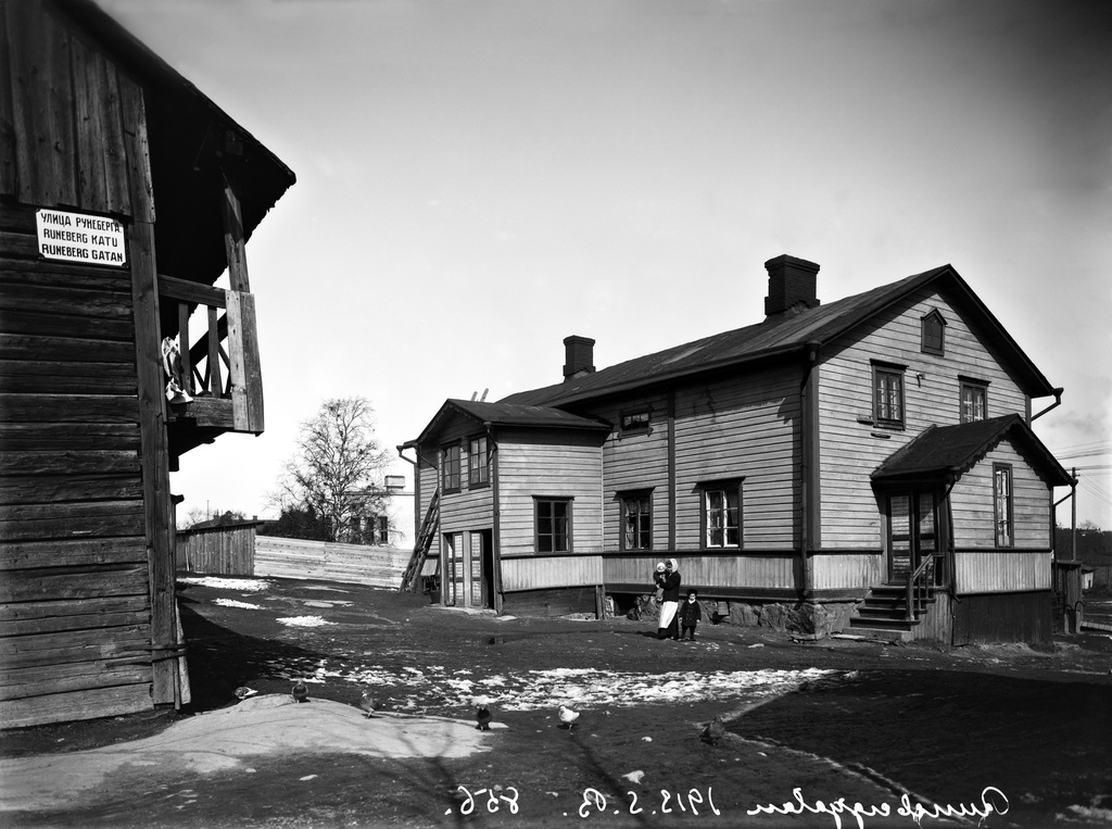 Runeberginkatu 50.; negatiivi ja vedos, lasi, paperi, pahvi, mv
