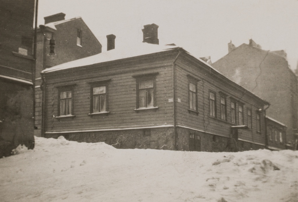 Kristianinkatu 10 - Kulmakatu 12.