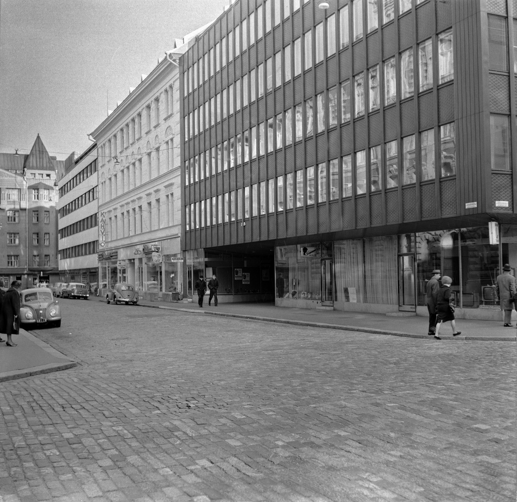 Eerikinkatu 6, 4, 2. Taustalla Yrjönkatu 25.