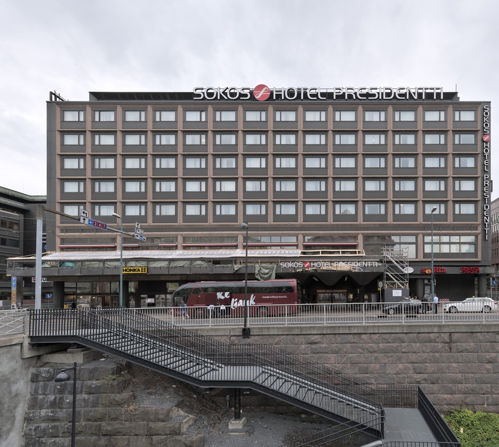 Hotelli Presidentti, Eteläinen Rautatiekatu 4 - Olavinkatu 2 - Salomonkatu 5 - Antinkatu 2. Projektisuunnittelu KRK Oy (Jaakko Kontio, Kalle Räike, Seppo Kilpiä), 1980. City-inventointi.