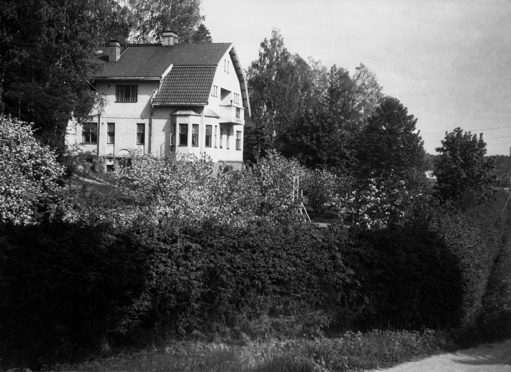 Villa Öller, epävirallisesti villa Maryhill. Erottajantie ( =  Jokipellontie 15 ). Pukinmäki.