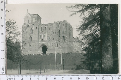 We bring ruins  duplicate photo