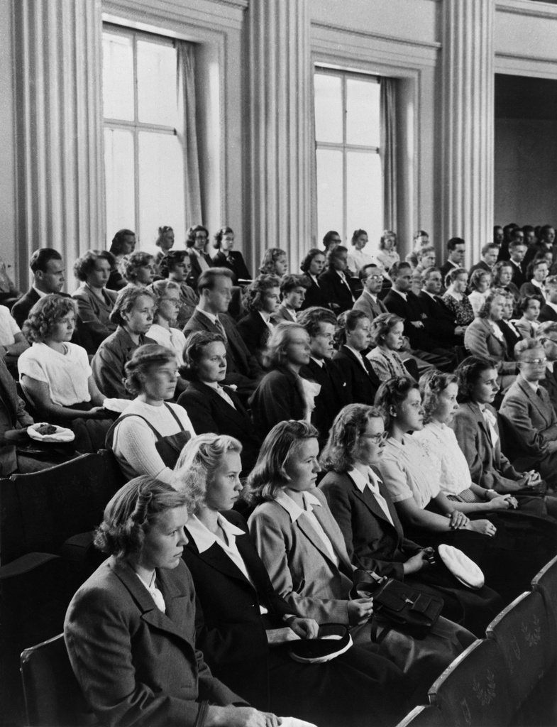 Helsingin yliopiston päärakennuksen juhlasali, syyskauden avajaiset vuonna 1949.