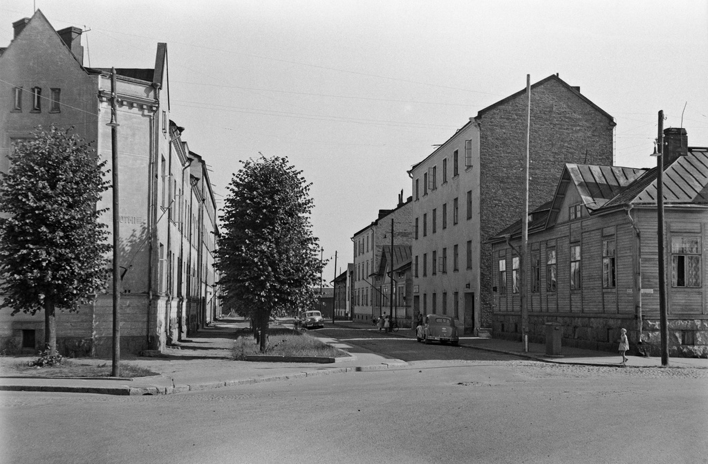 Karjalankatu 9, 11, 13, 15, 17, 12, 14, 16, 18.