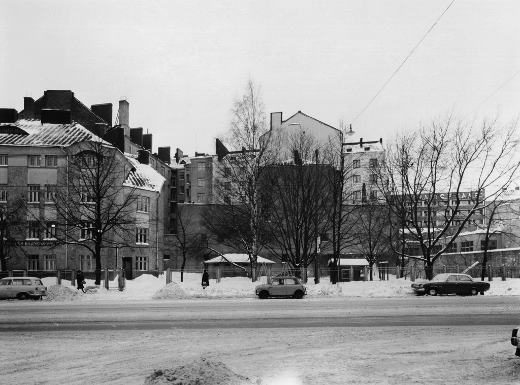 Helsinginkatu 3-5. Ebeneser. Pihakuva