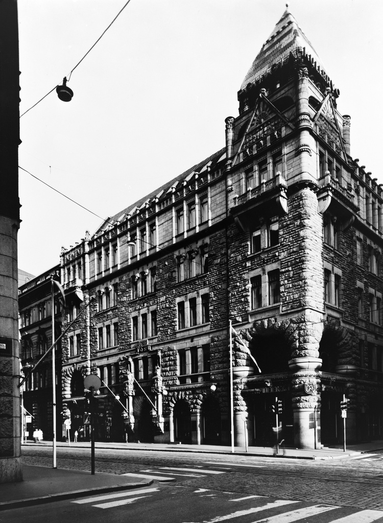 Aleksanterinkatu 44.