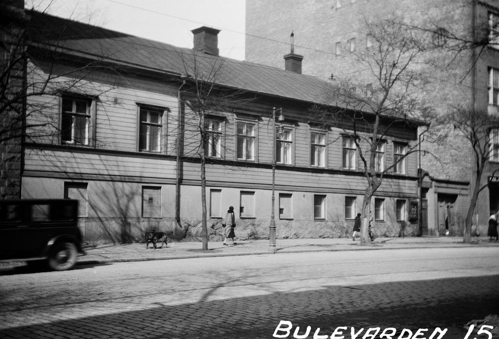 Katunäkymä Bulevardi 15 kohdalla.