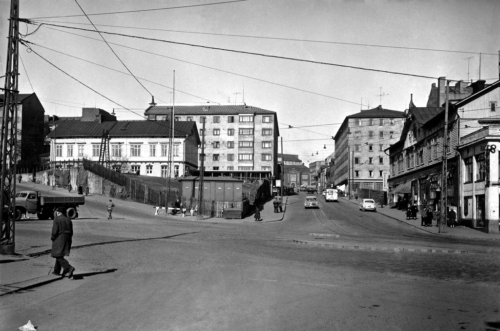 Porthaninkatu 1, 5 - Kolmas linja 8, 9