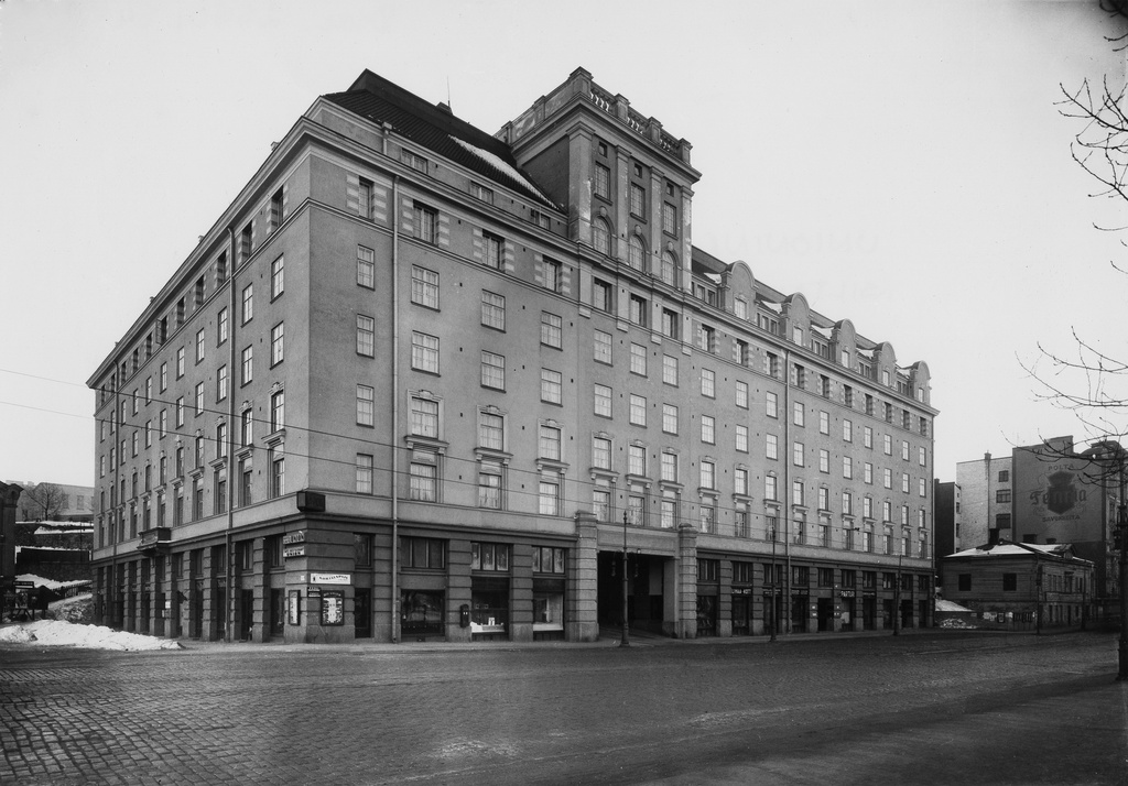 Unioninkatu 45, Siltavuorenranta 18, ns. Pikku Naantali, pääsuunnittelija arkkitehti Einar Flinkenberg, valm. 1927.