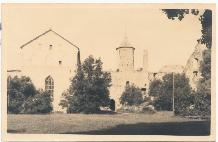 Photo postcard. Haapsalu. Castle resins.