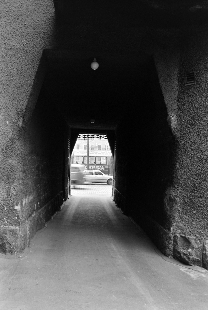 Pohjoinen Makasiinikatu 7, porttikäytävä.