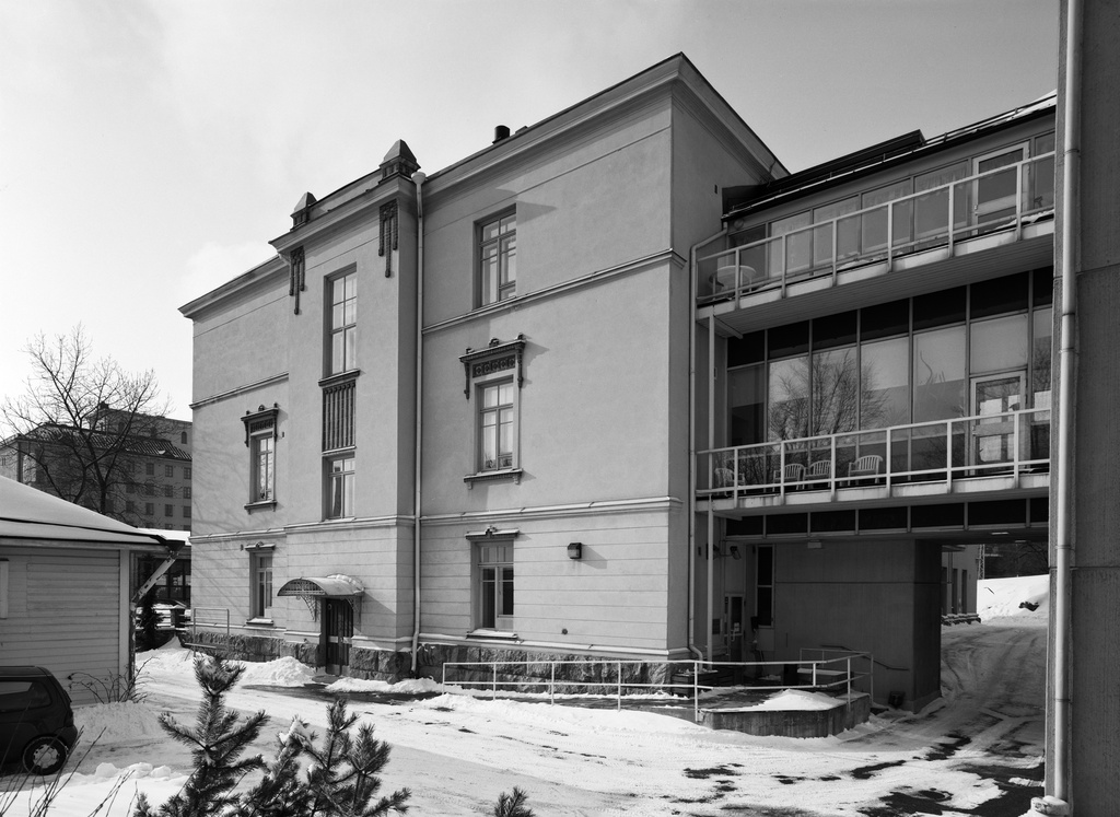 Helenan vanhainkoti, Hämeentie 55. Vanhainkoti valmistui 1913 venäläisen hyväntekeväisyysyhdistyksen toimesta.