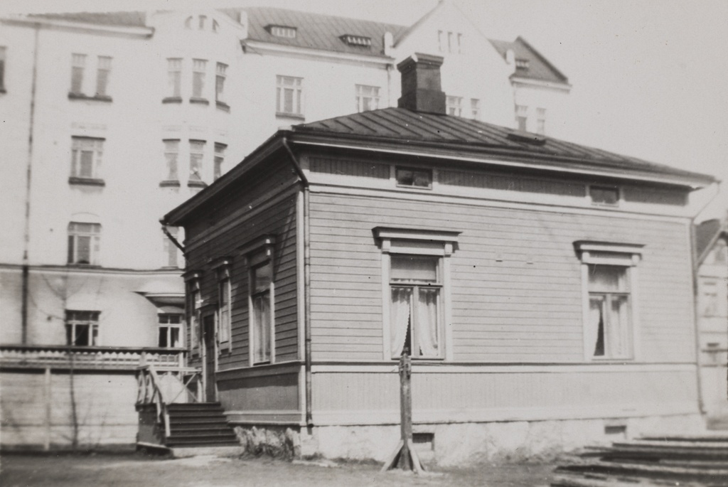 Kaupungin poikien ammattikoulun rakennus. Piharakennus Pietarinkatu 6. Punavuoressa.