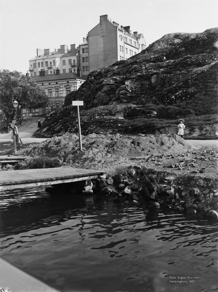 Siltavuorenranta ja Siltavuori. Vasemmalla Siltavuorenkatu (nykyinen Kirjatyöntekijänkatu) 14.