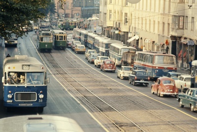 Liikennettä Hämeentie 34, 32:n kohdalla.  similar photo