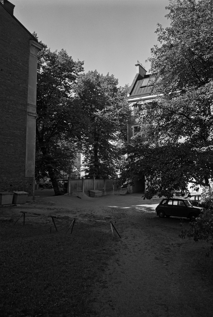 Kirkkokatu 6, piha.; negatiivi, filmi, mv