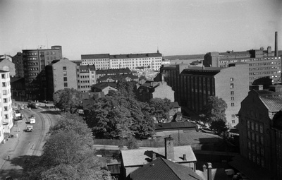Sörnäinen. Elannon ja OTK:n tehdaskorttelit ja taustalla OTK:n pääkonttori sekä Vilhovuorenkujan kerrostaloja.  similar photo