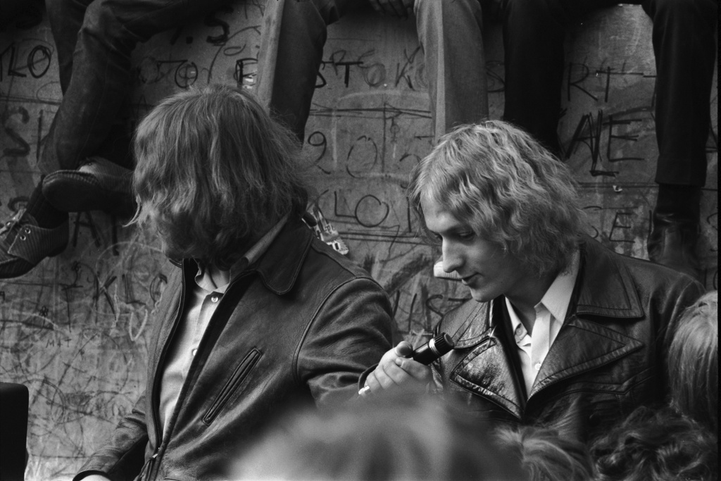 Karhupuisto. Helsingin juhlaviikot. Apollo-yhtye esiintymässä puistotapahtumassa Karhupuistossa.