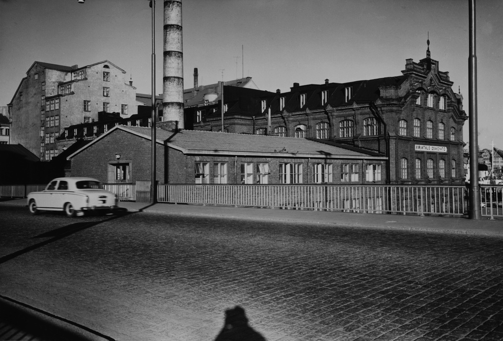 Lönnrotinkatu 42; Digitaalikuva, Telefoto, mv