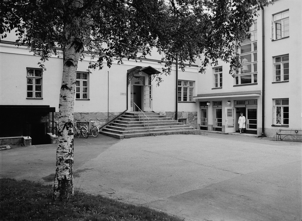 IV Sisätautien klinikka, Unioninkatu 38.
