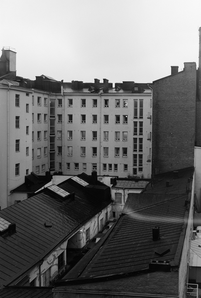 Pohjoisesplanadi 31, 33. Sisäpihat nähtynä Kluuvikatu 2:sta.
