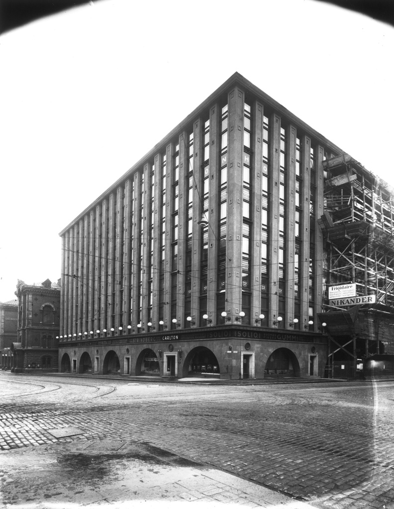 Aleksanterinkatu 17 - Keskuskatu 5.