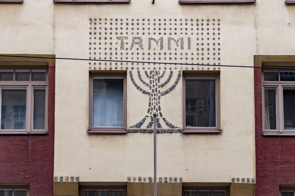 Tehtaankatu 20. Kaarlo Oilan suunnittelema rakennus "Tammi" vuodelta 1907. Yksityiskohta - erkkeri.