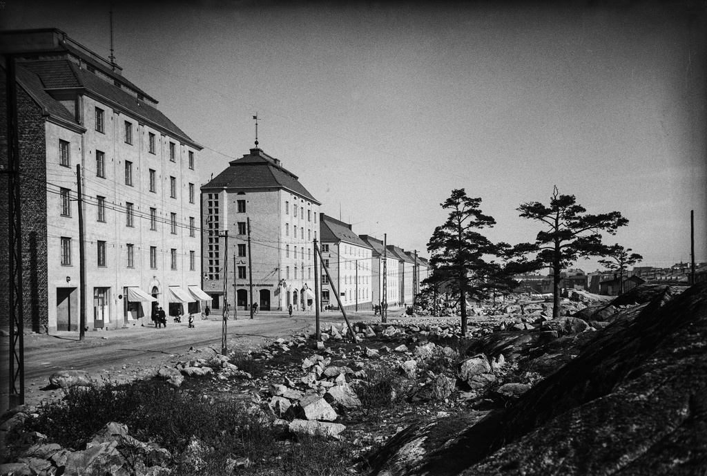 Mäkelänkatu 29, 27, 25, 23, 21.