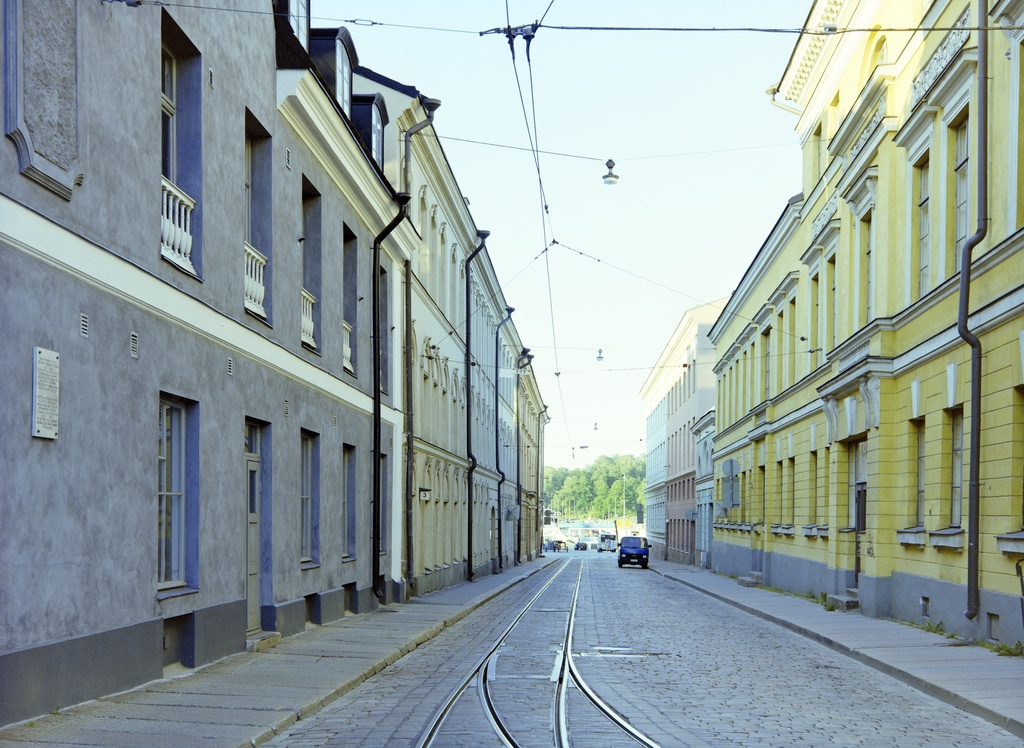 Katariinankatu 3, 1 (vas) ja 4 (oik)