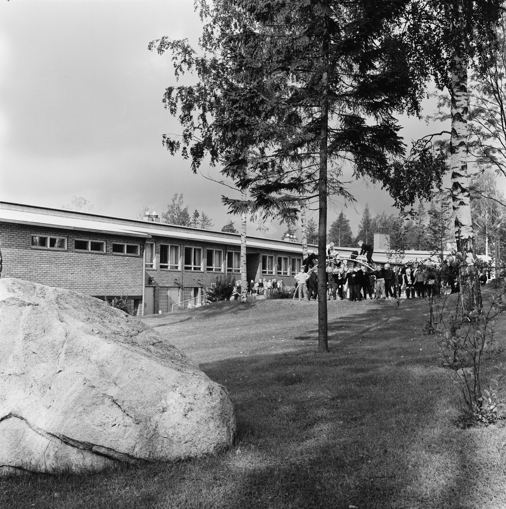Kannelmäen kansakoulu, Kanneltie 1.