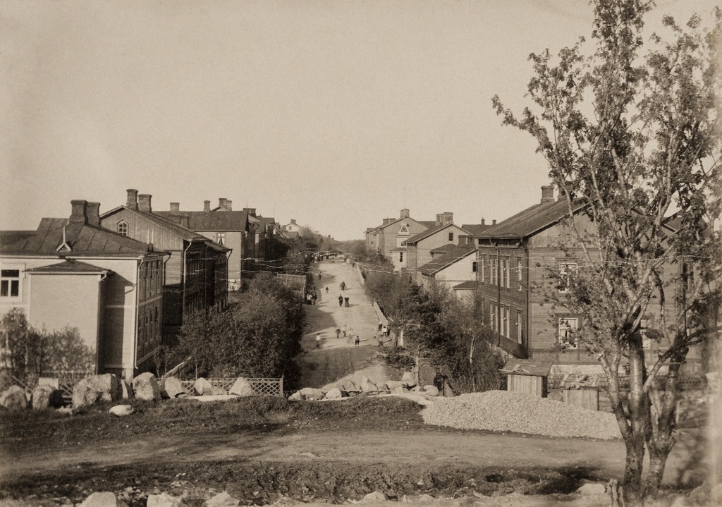 Vaasankatu 20, 18, 16, 14, 29, 27, 25,  kuvattu Fleminginkadulta.