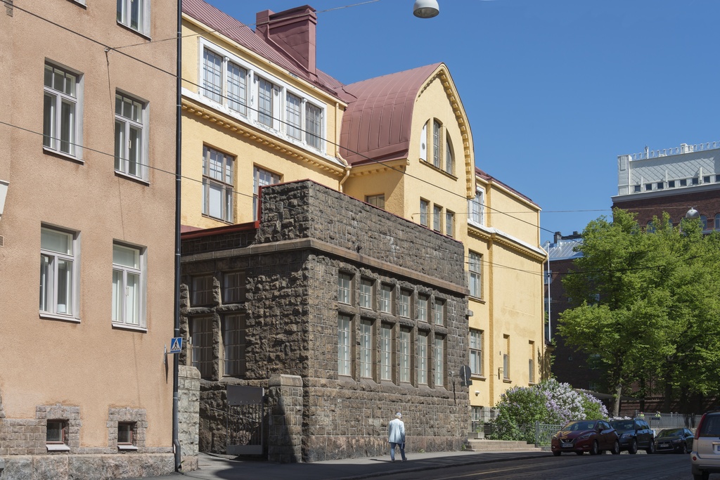 Tehtaankadun ala-asteen koulu. Tehtaankatu 15-17. Albert Nybergin suunnittelema koulurakennus vuodelta 1908.