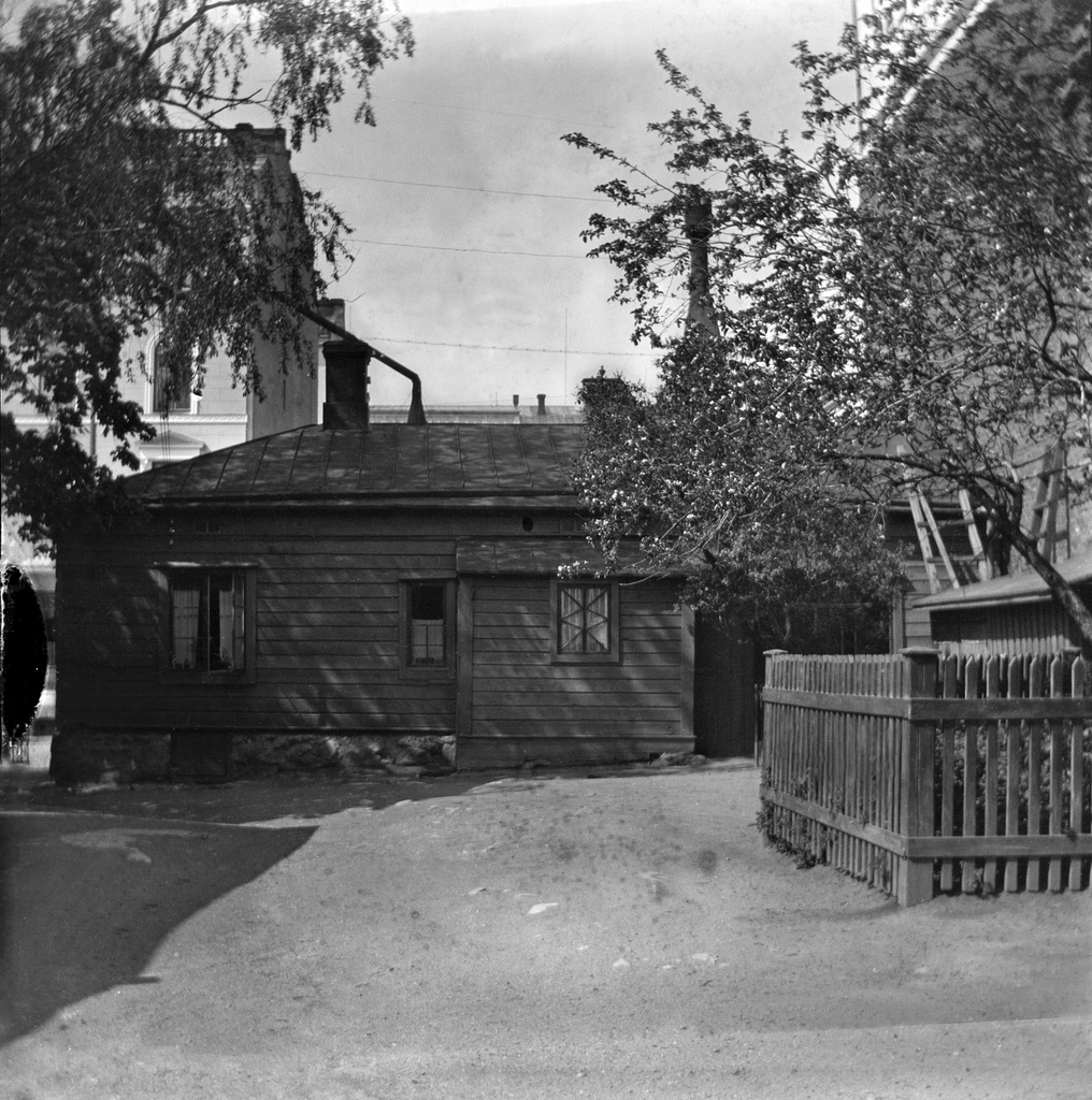 Uudenmaankatu 24, piha.