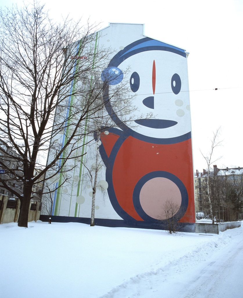 Kerrostalon päädyssä oleva seinämaalaus, Runeberginkatu 50, Taka-Töölö.